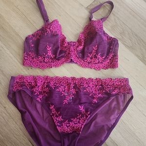 Wacoal Embrace Lace Bra and Panty Set 32D & 7